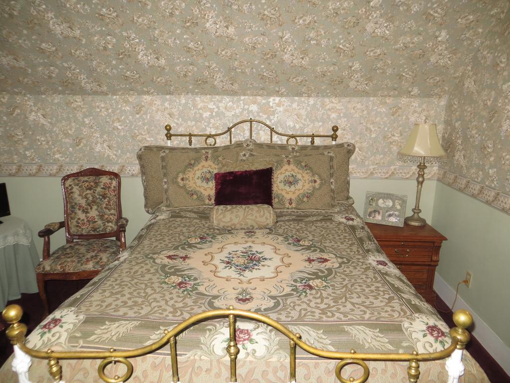 Edith Palmer'S Country Inn, Historical Bed & Breakfast เวอร์จิเนียซิตี้ ภายนอก รูปภาพ