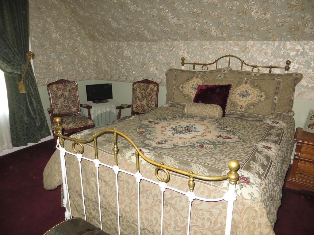 Edith Palmer'S Country Inn, Historical Bed & Breakfast เวอร์จิเนียซิตี้ ภายนอก รูปภาพ