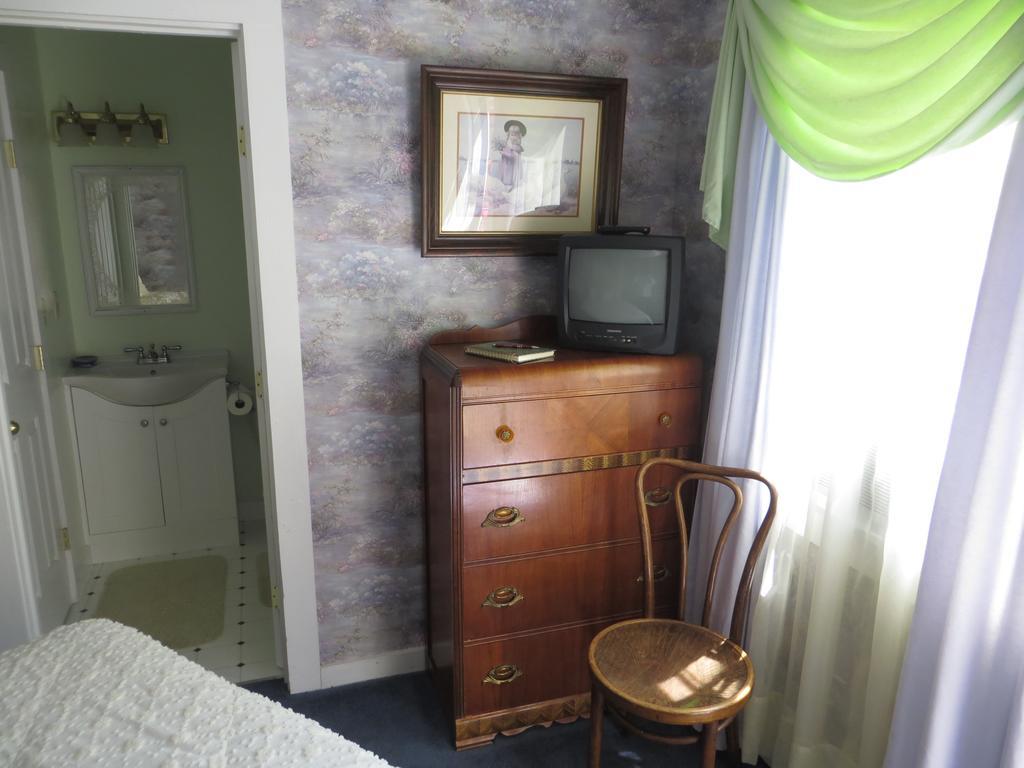 Edith Palmer'S Country Inn, Historical Bed & Breakfast เวอร์จิเนียซิตี้ ภายนอก รูปภาพ