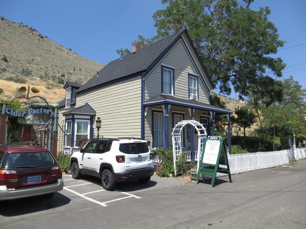 Edith Palmer'S Country Inn, Historical Bed & Breakfast เวอร์จิเนียซิตี้ ภายนอก รูปภาพ