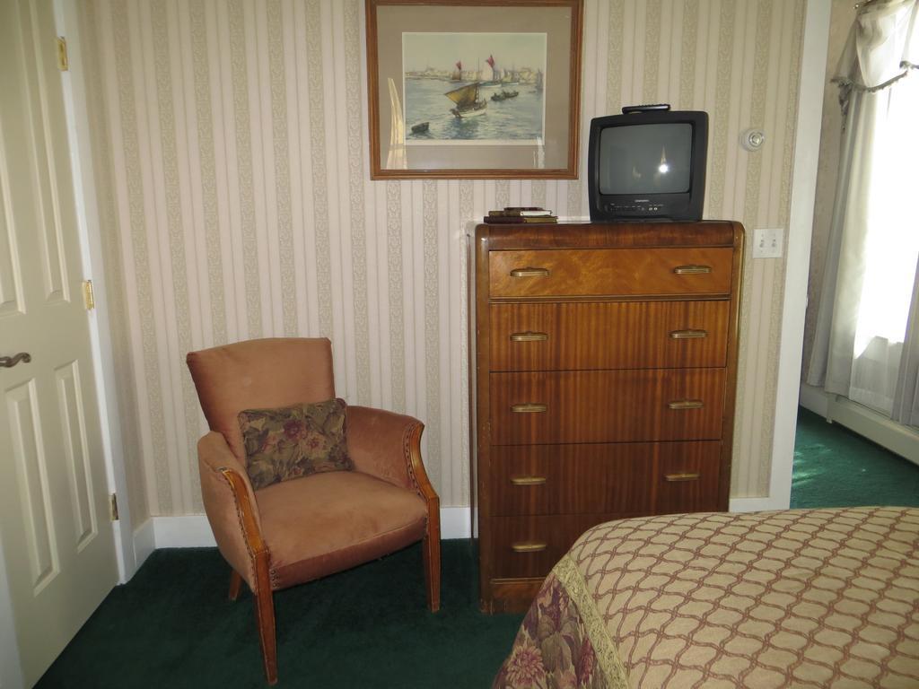 Edith Palmer'S Country Inn, Historical Bed & Breakfast เวอร์จิเนียซิตี้ ภายนอก รูปภาพ