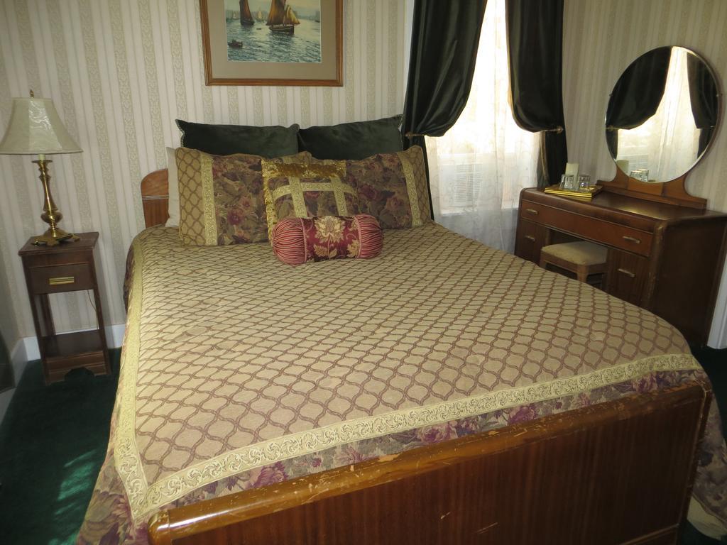 Edith Palmer'S Country Inn, Historical Bed & Breakfast เวอร์จิเนียซิตี้ ภายนอก รูปภาพ